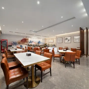 Yuefeng Hotel Отели рядом с достопримечательностью «Jingyang Pedestrian Street (Daxin Street)»