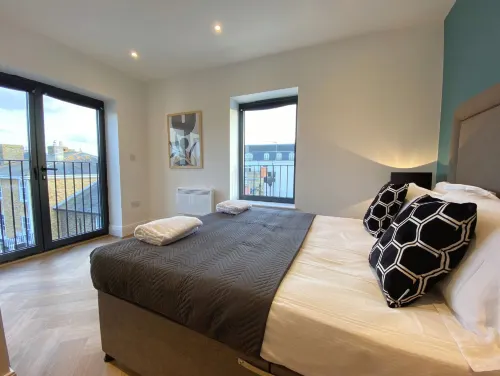 Charles Hope Staines Riverside Hotels in Staines