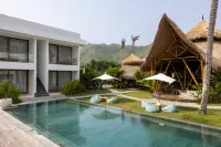Sikara Lombok Hotel - Beach