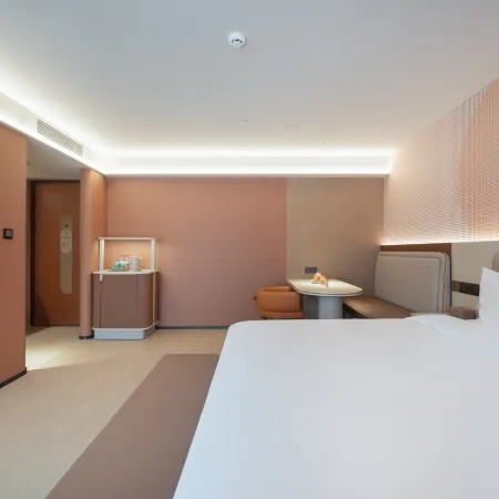 Orange Hotel (Kaifeng Millennium City Park Yingbin Gate)