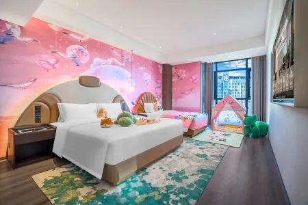 Wyndham Garden KunMing PanLong Отели рядом с достопримечательностью «Southwest Forestry University Bailong Campus»