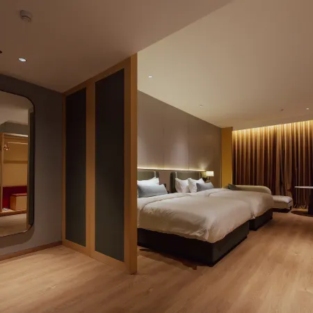 Break & Stay Suites