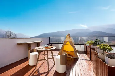 Moshang Yisu Hotel (Dengfeng Songshan Shaolin Temple Scenic Area Branch) Hotels near North China University of Water Resources and Electric Power Chinese Promotion Undergraduate Part