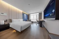 Lhasa Baicheng Railway Station Wangfujing Atour Hotel