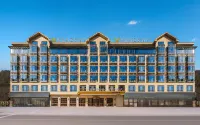 Vienna International Hotel (Hengdian World Studios Branch) Hotels near Spring and Autumn · Tang Park