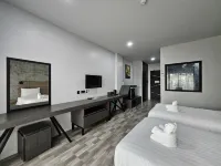 Little Loft Hotel Các khách sạn gần Sân vận động Surakul
