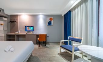 Anlong Ruifeng Hotel