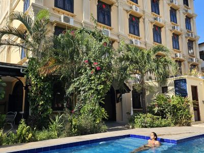 Golden Tulip Stone town Boutique
