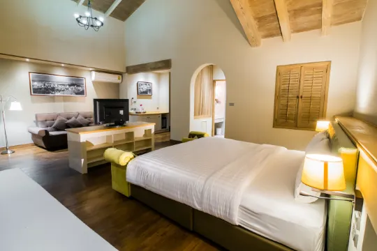 ห้องดีลักซ์ เตียงใหญ่ 1 เตียง