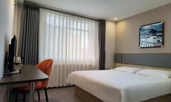 Huayi Hotel (Harbin CapitaLand Airport Bus Station)