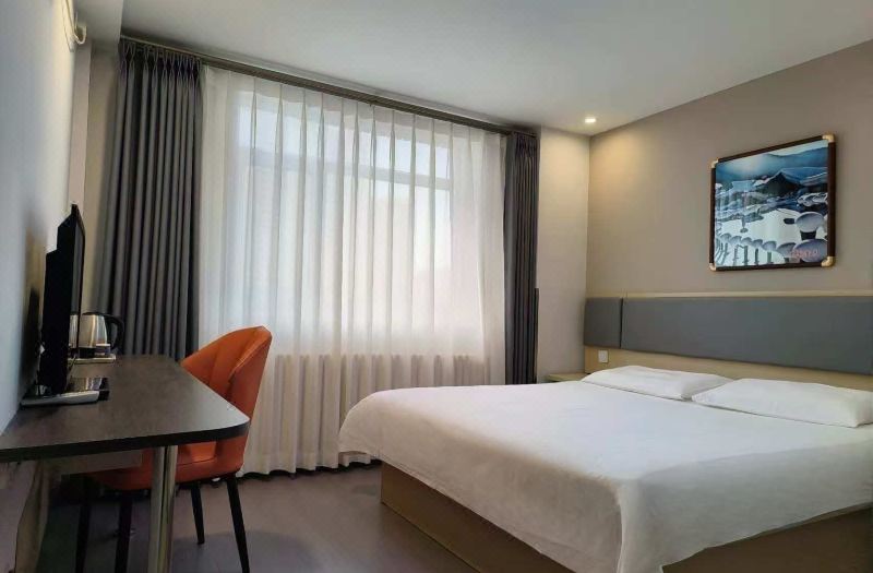 Huayi Hotel (Harbin CapitaLand Airport Bus Station)