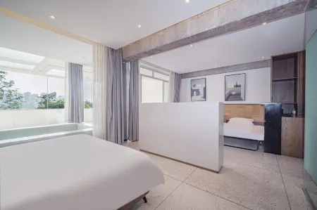 Chongqing YaQi Hotel（Jiefang Tablet shop）