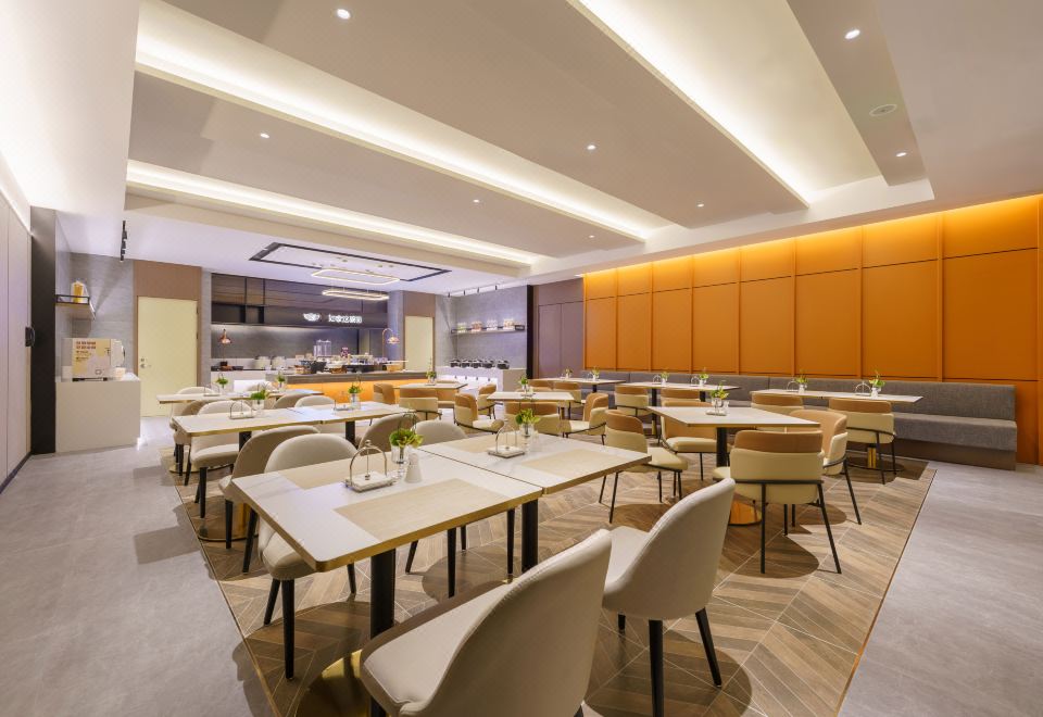 다롄 화난 광장 근처의 번화가 야경