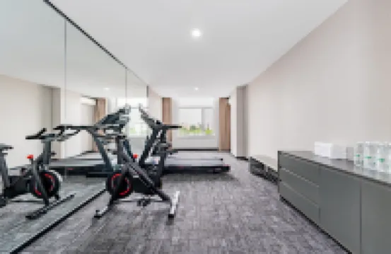 ジンイー ヨウシュエンホテル(フフホト火車東駅万達広場)