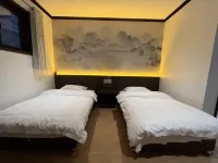 "Lingshi Dongwang Residence (Wang Family Courtyard Lodge Отели рядом с достопримечательностью «О, Боже.»