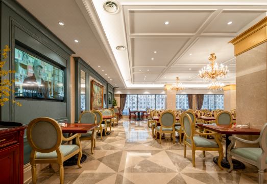 5. 뉴 파리 호텔 ..