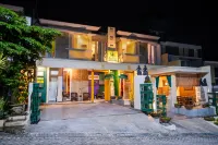 Dhanesvara Holistic Villa Batu - สระว่ายน้ำส่วนตัว