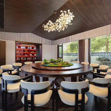 Li Family Courtyard Zen Hotel (Hongya Liujiang Ancient Town Branch)