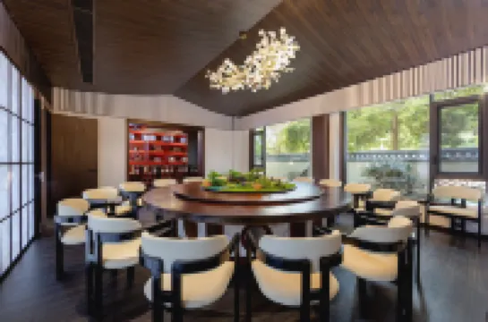 Li Family Courtyard Zen Hotel (Hongya Liujiang Ancient Town Branch)