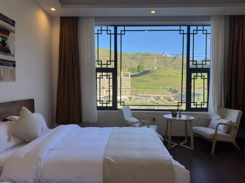 Arro Bhum  Homestay