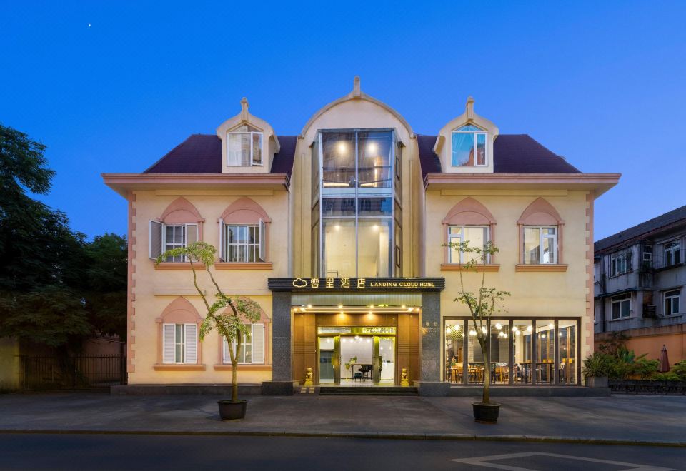 hotel overview picture