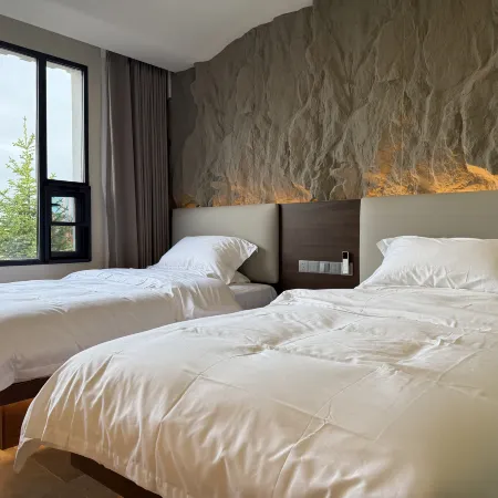 Sunshine Hotel