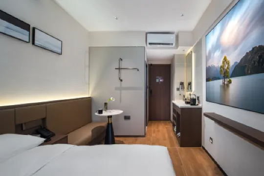 Happy Hour Hotel（Shenzhen Luohu East Gate）