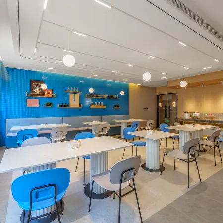 Home Inn · NEO (Huaya Happy City Wanning High - speed Railway Station Branch)