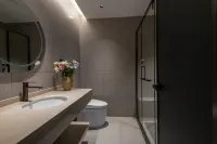 Wanning | Slow Time · Villa Snow Mountain View Resort Courtyard-Style Hotel (Lijiang Shuhe Old Town) - parkir