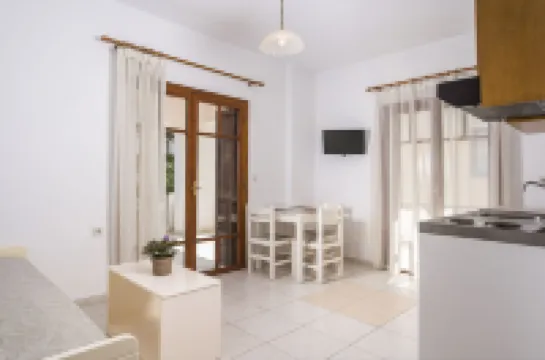 Captain Michalis Apartments - 750m from Kalamaki Beach