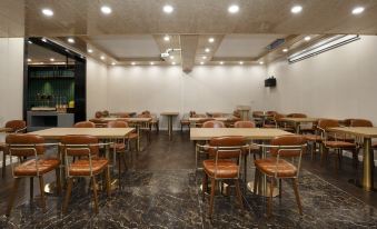 Elong Wanguo Hotel (Xishuangbanna Jinghong Poshui Plaza)