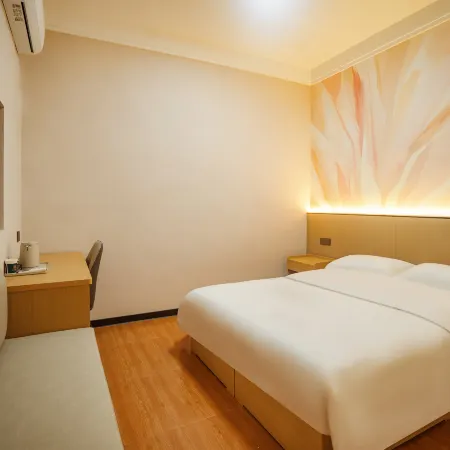 Zhongxing Hotel (Xindaxin Life Plaza Baofeng Station) Hotels in Baofeng