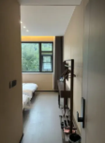 Tangquan Xiangshe Hotels near Fenghuangling