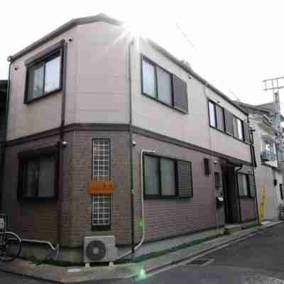 4 bedrooms, 2 bathrooms, 2 toilets, spacious house with convenient transportation Hotel Exterior