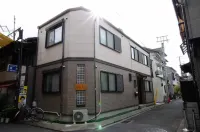 4 bedrooms, 2 bathrooms, 2 toilets, spacious house with convenient transportation Các khách sạn ở 