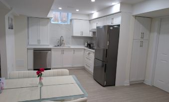 Toronto 2 Bedroom Apartment