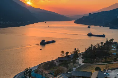 overnight in wushan