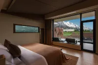 Rishine · Golden Sunrise Vista | Pasture View &Private Oxygen-Enriched Hot Spring Villa Hotels in Yulong Naxi Autonomous County