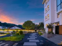 Yunshanlu Muxin Homestay (Jinggangshan Visitor Service Center) Hotels near Longtan Scenic Area