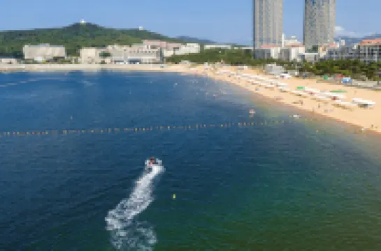 Zhouya Seaview Audio-Visual Vacation Homestay (Huoju 8th Street International Coastal Baths)