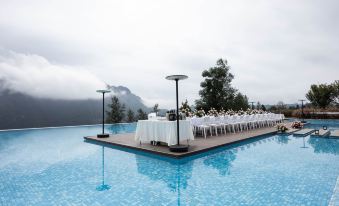 Trip.com Group Country Retreats (Zhang Jiajie Manson Joint Resort)