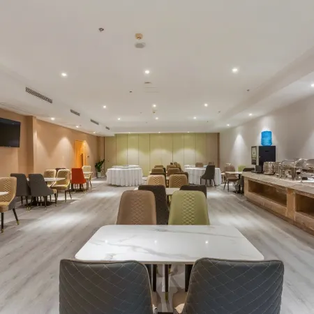 Vienna Hotel (Wanghai West Road, Dongtai) Отели в г. Донтай