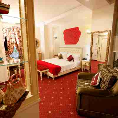 2 KITARRAT Boutique Hotel & SPA Rooms