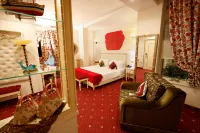 2 KITARRAT Boutique Hotel & SPA