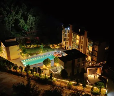 Meet Zhanju (Qingyuan Changlong Subway Station Shop ) 칭위안 창룽 휴양지 주변 호텔