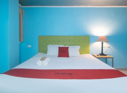 RedDoorz Plus @ New Era Budget Hotel Near UCMed and Chong Hua Hospital Mandaue