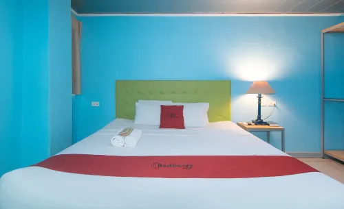 RedDoorz Plus @ New Era Budget Hotel Near UCMed and Chong Hua Hospital Mandaue - 2 stjerner