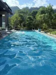 SereniTea Hotel - Rooftop Pools