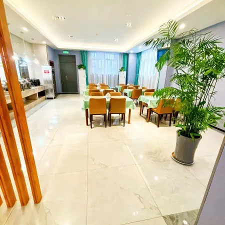 Ningjin Wanhong Holiday Hotel