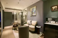 Peninsula International Hotel